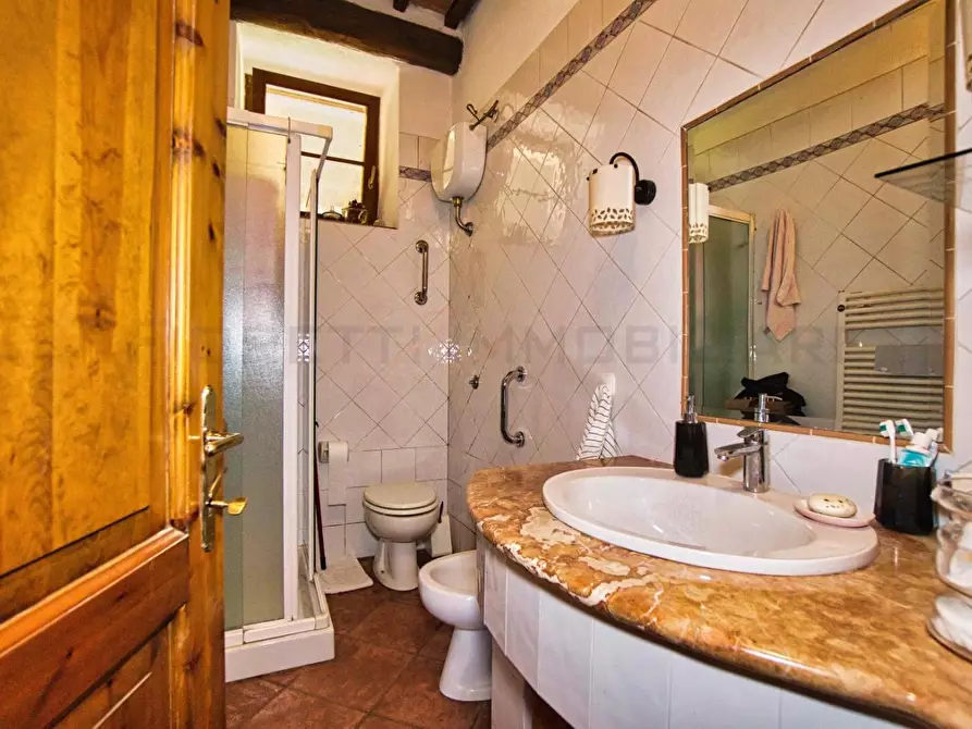 Immagine 52 di Casa colonica in vendita  a Castelnuovo Val Di Cecina