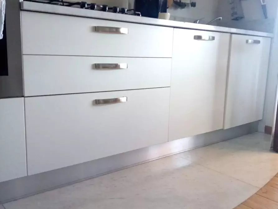 Immagine 4 di Appartamento in vendita  a Carrara