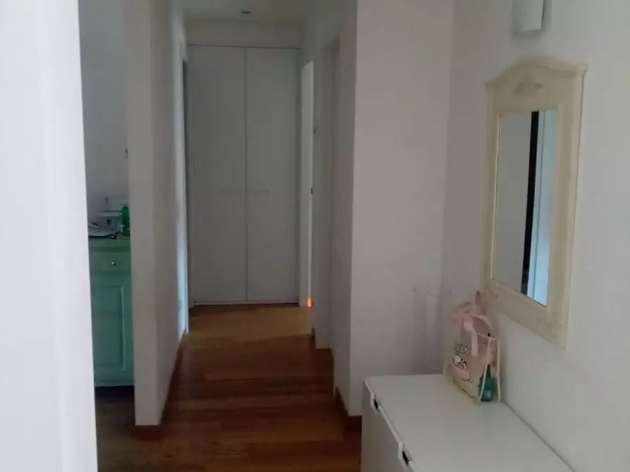 Immagine 7 di Appartamento in vendita  a Carrara