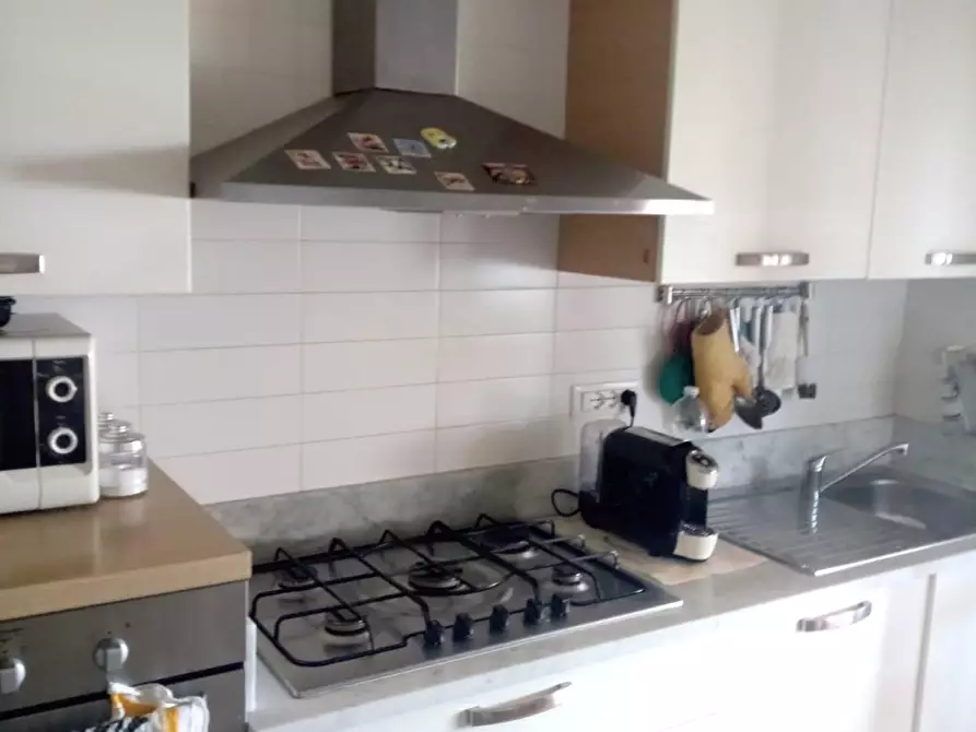 Immagine 5 di Appartamento in vendita  a Carrara