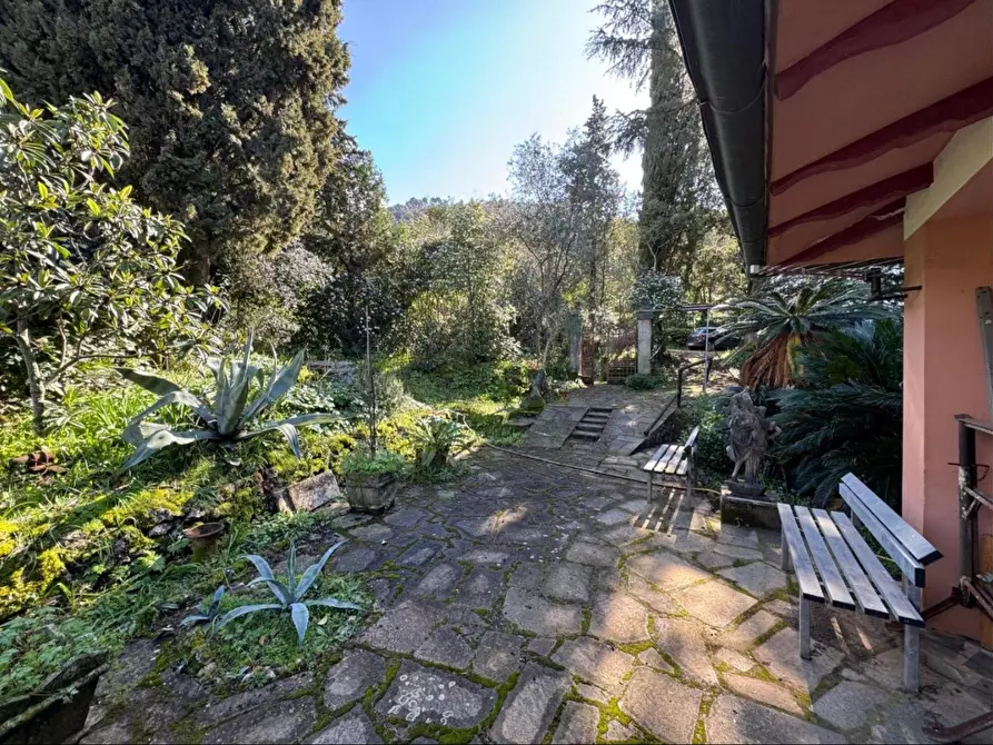 Immagine 14 di Villa in vendita  a Massa