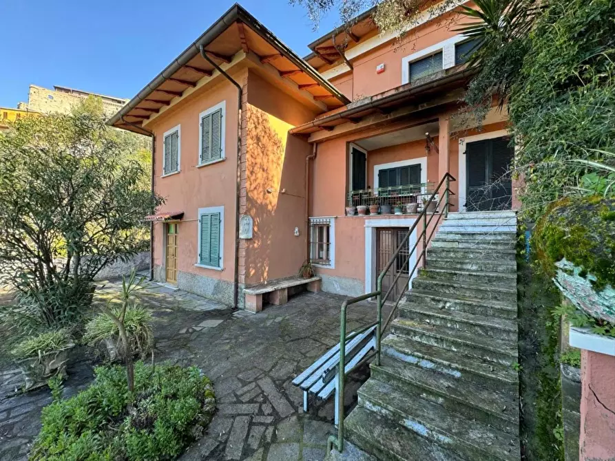 Immagine 3 di Villa in vendita  a Massa