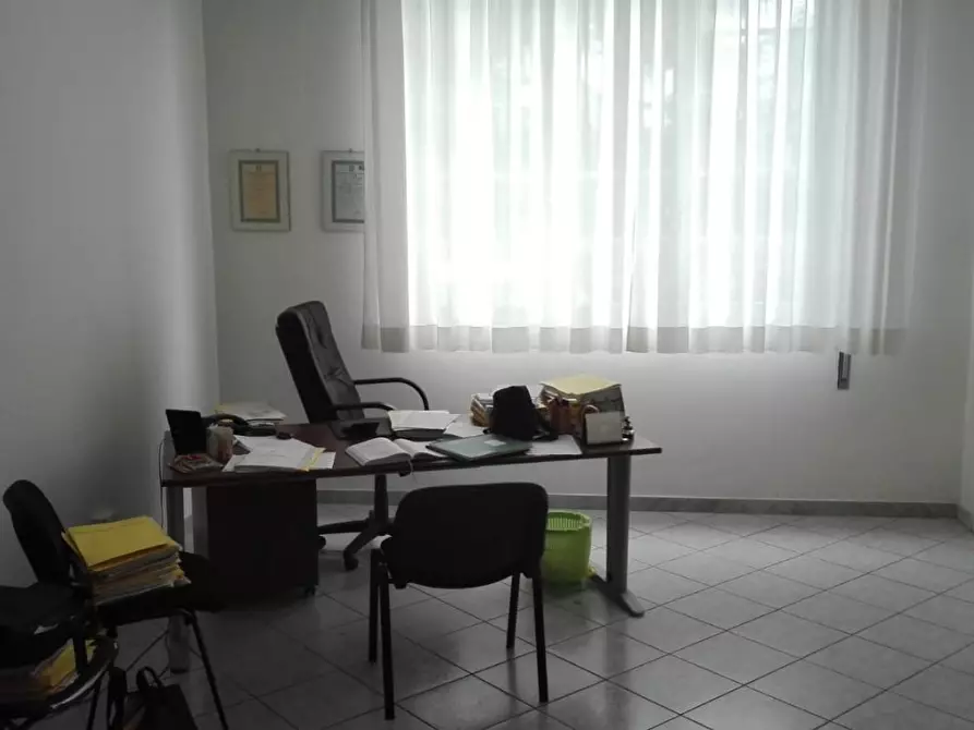 Immagine 6 di Ufficio in affitto  a Carrara