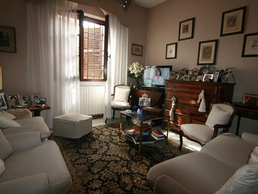 Immagine 19 di Villa in vendita  a Carrara