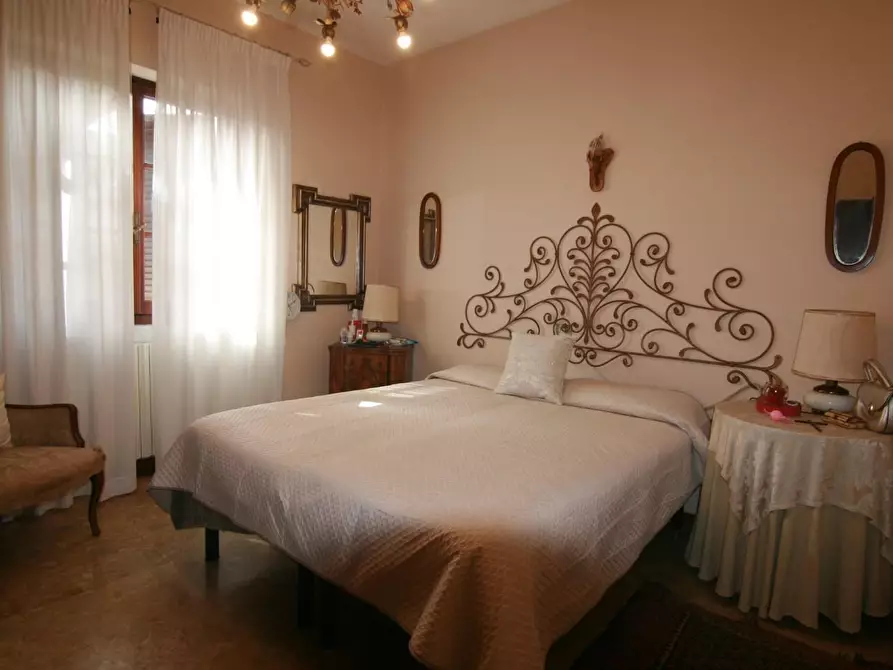 Immagine 22 di Villa in vendita  a Carrara