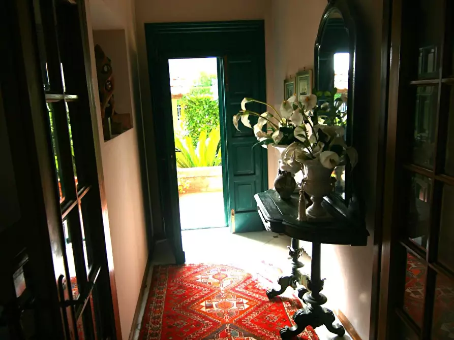 Immagine 12 di Villa in vendita  a Carrara