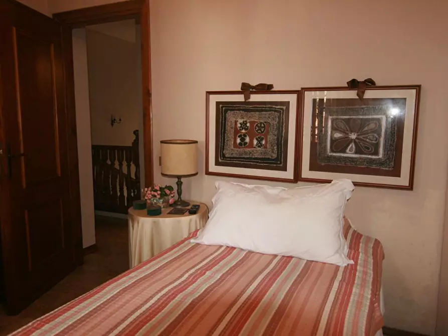 Immagine 21 di Villa in vendita  a Carrara