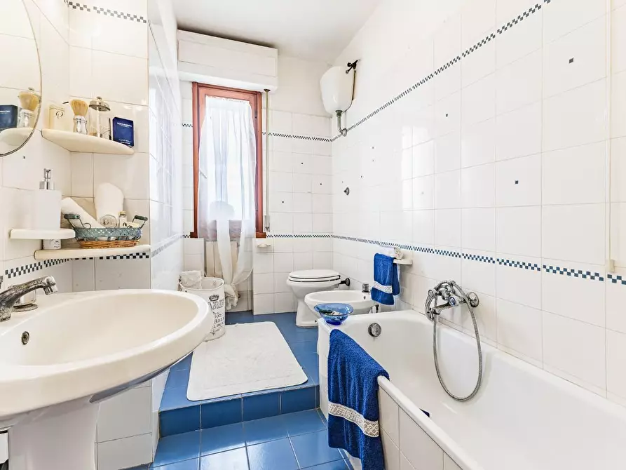 Immagine 15 di Appartamento in vendita  a Cascina