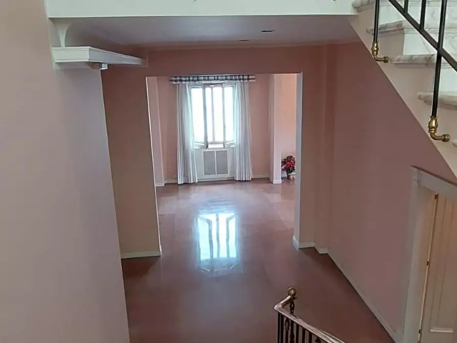 Immagine 9 di Villa in vendita  a Empoli