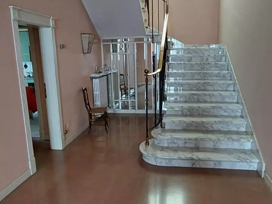 Immagine 3 di Villa in vendita  a Empoli