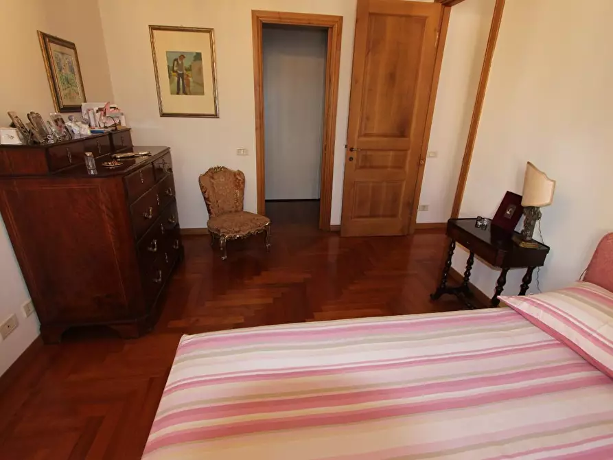 Immagine 21 di Mansarda in vendita  a La Spezia