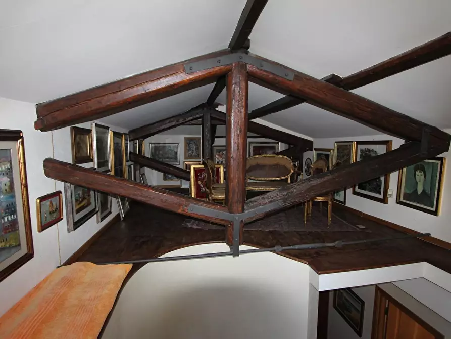 Immagine 42 di Mansarda in vendita  a La Spezia