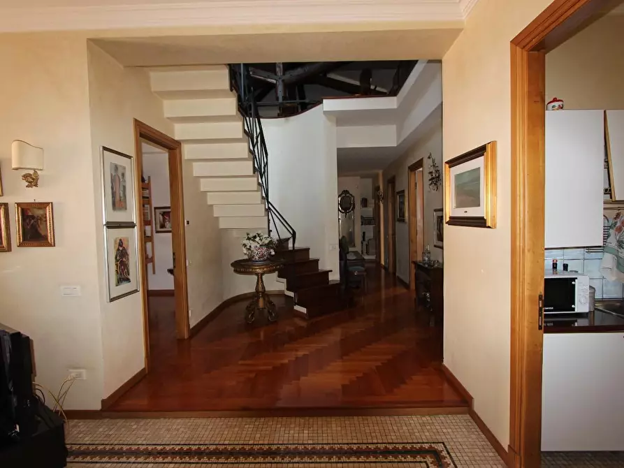 Immagine 13 di Mansarda in vendita  a La Spezia