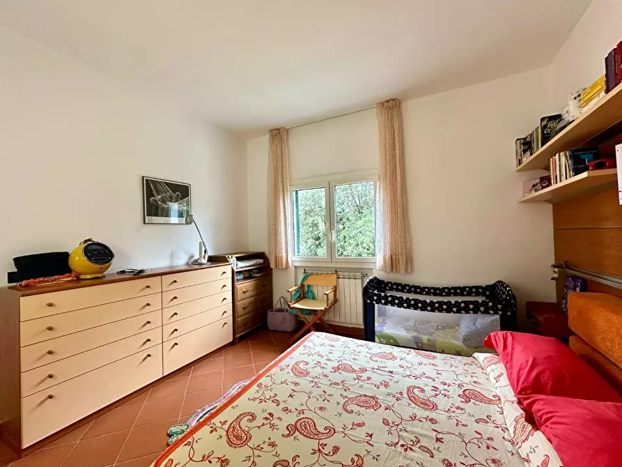 Immagine 20 di Villa in vendita  a Massa