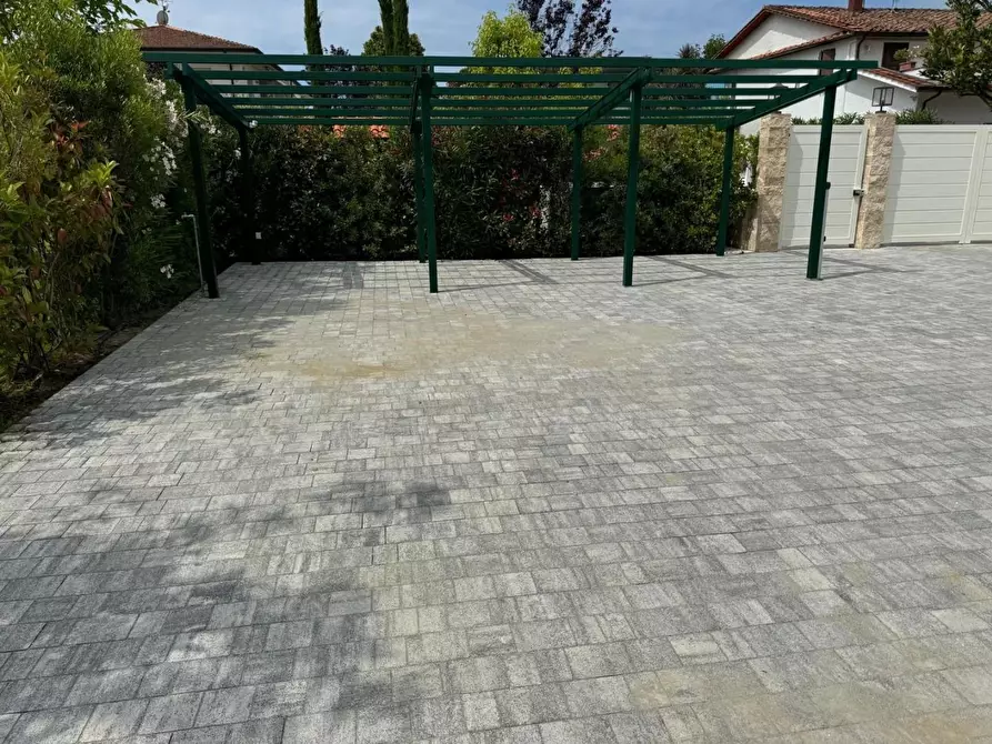 Immagine 7 di Villa in affitto  a Forte Dei Marmi