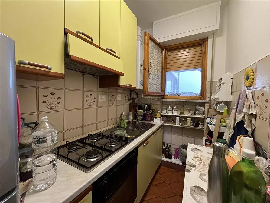 Immagine 13 di Appartamento in vendita  a Massa