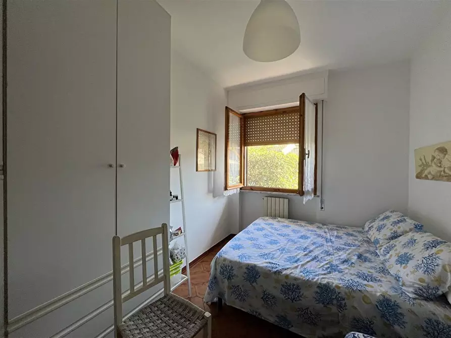 Immagine 14 di Appartamento in vendita  a Massa