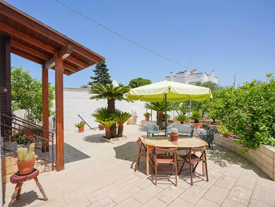 Immagine 32 di Villa in vendita  a Bari