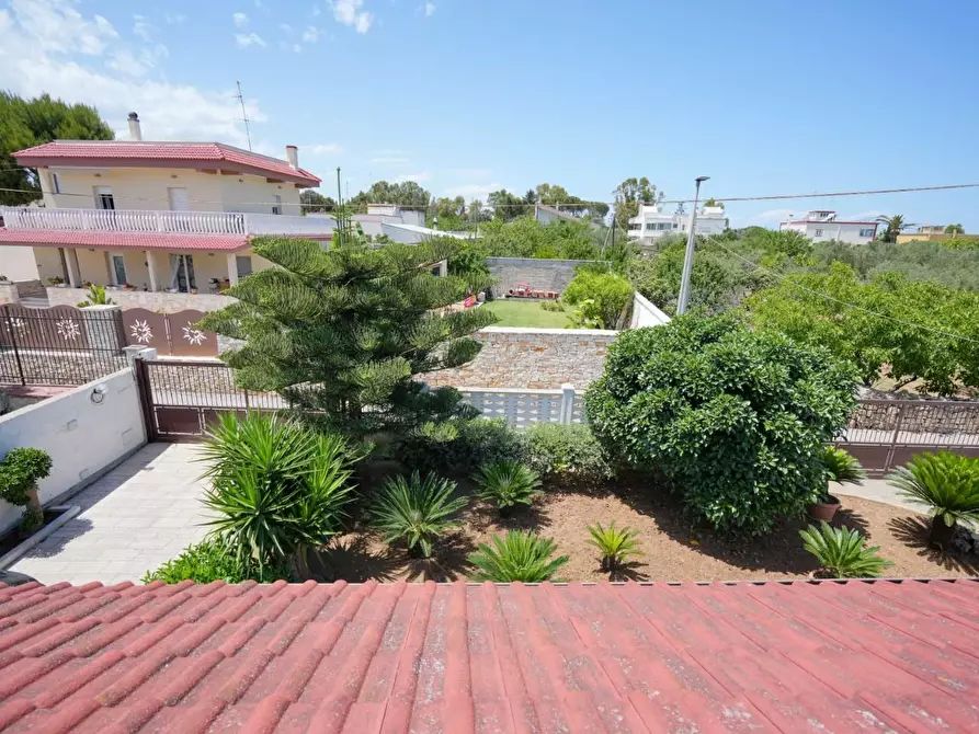 Immagine 31 di Villa in vendita  a Bari
