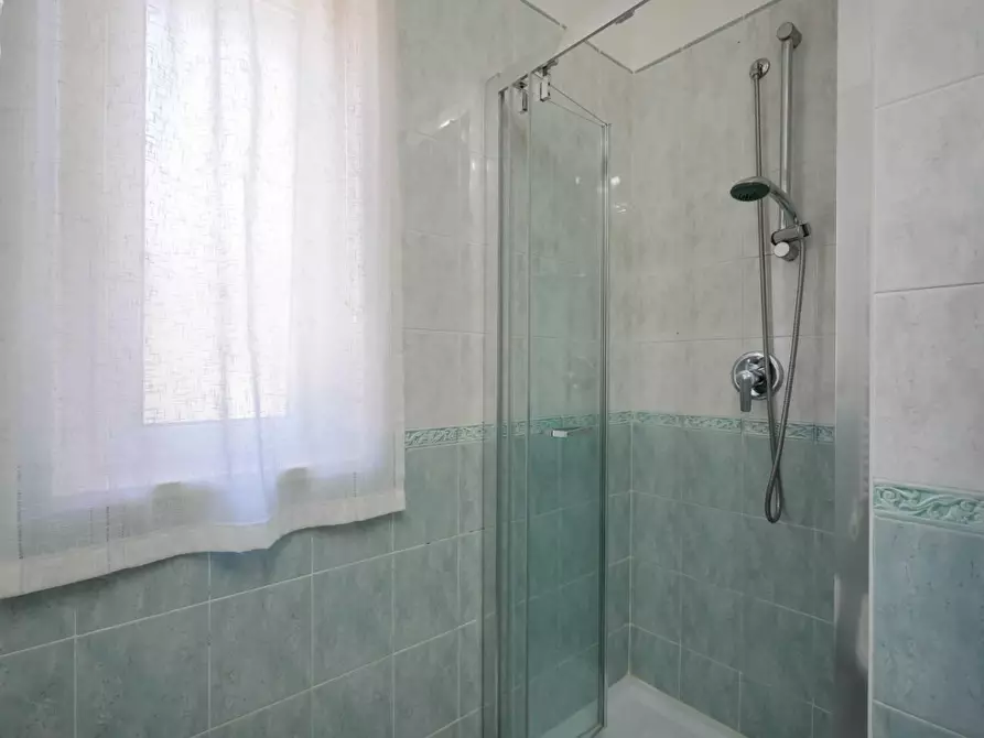 Immagine 43 di Villa in vendita  a Bari