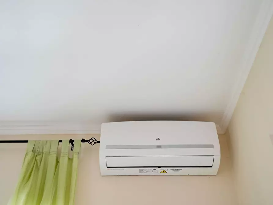 Immagine 47 di Villa in vendita  a Bari