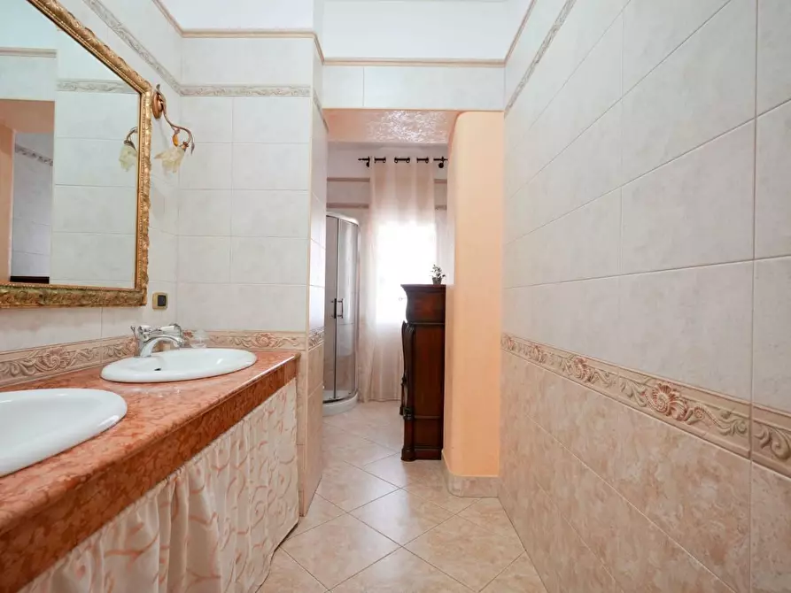 Immagine 20 di Villa in vendita  a Bari