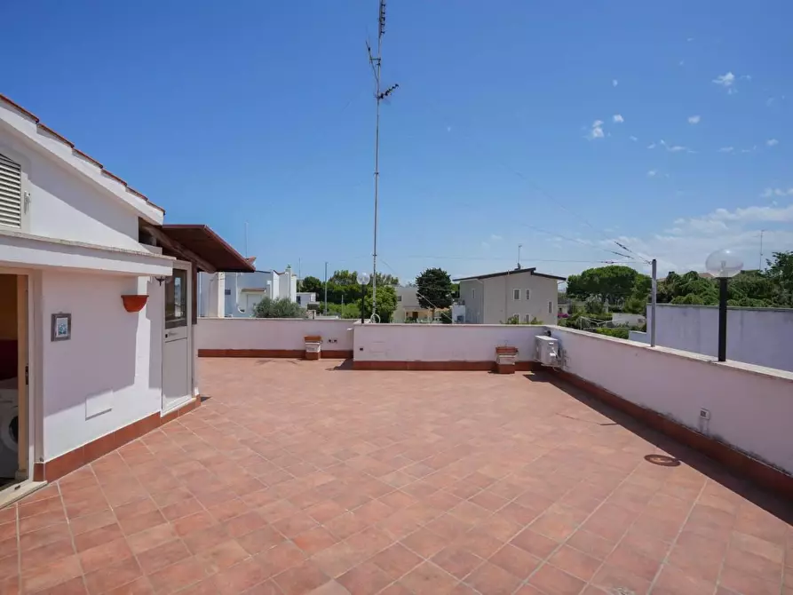 Immagine 28 di Villa in vendita  a Bari