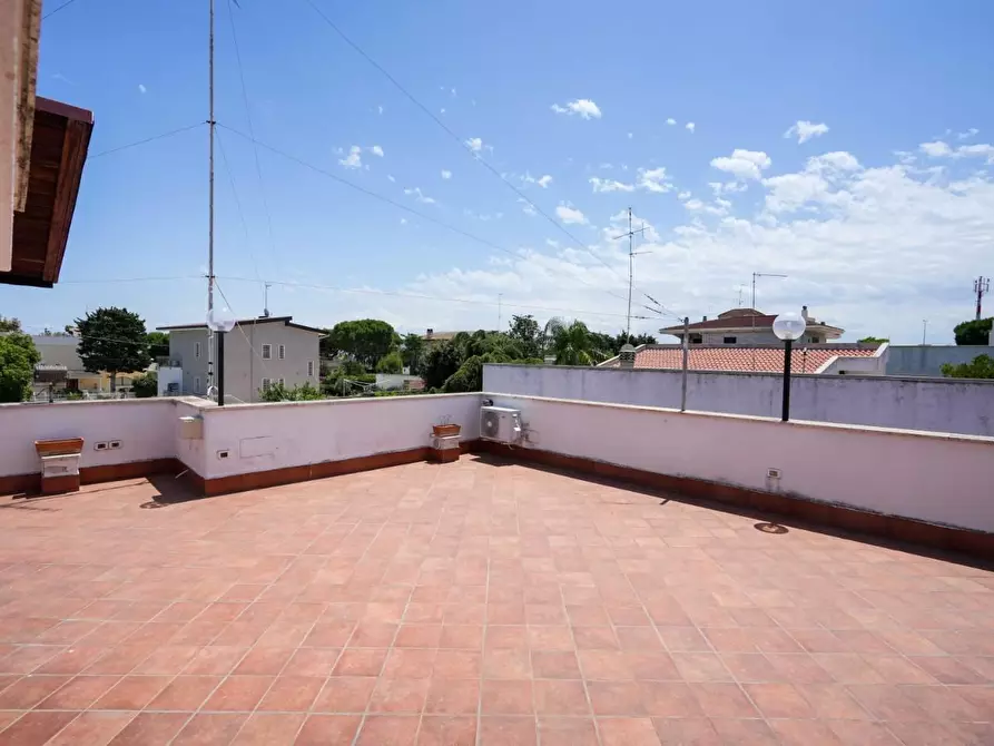 Immagine 27 di Villa in vendita  a Bari