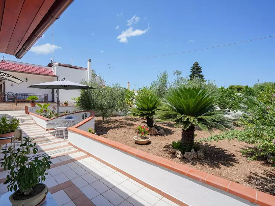 Immagine 37 di Villa in vendita  a Bari