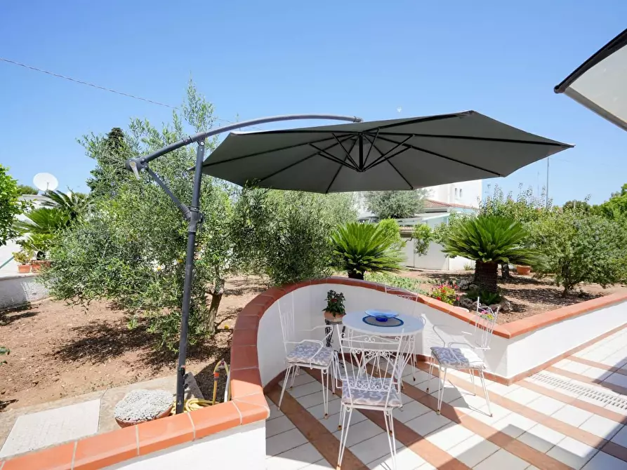 Immagine 36 di Villa in vendita  a Bari