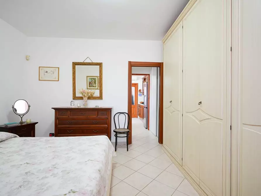Immagine 46 di Villa in vendita  a Bari