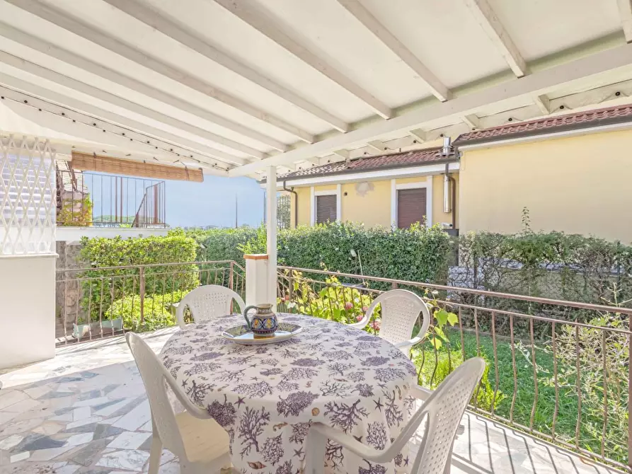 Immagine 17 di Appartamento in vendita  a Ameglia