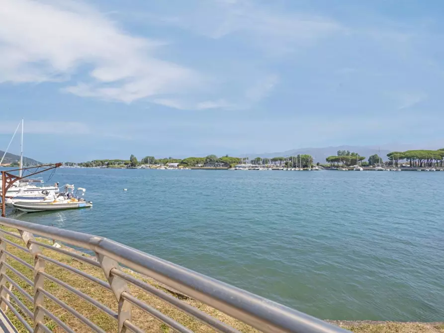 Immagine 24 di Appartamento in vendita  a Ameglia