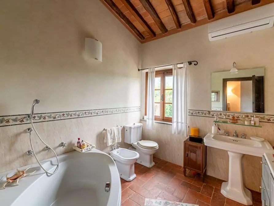 Immagine 13 di Rustico / casale in vendita  a Crespina Lorenzana