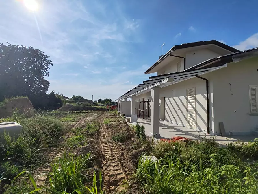 Immagine 5 di Casa bifamiliare in vendita  a Massa