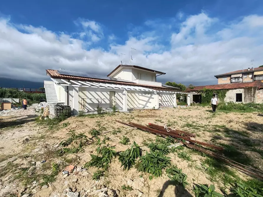 Immagine 3 di Casa bifamiliare in vendita  a Massa