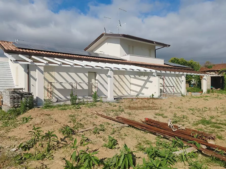 Immagine 2 di Casa bifamiliare in vendita  a Massa