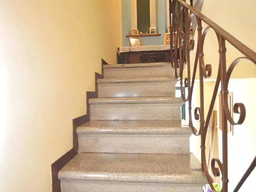 Immagine 8 di Casa bifamiliare in vendita  a Capannori