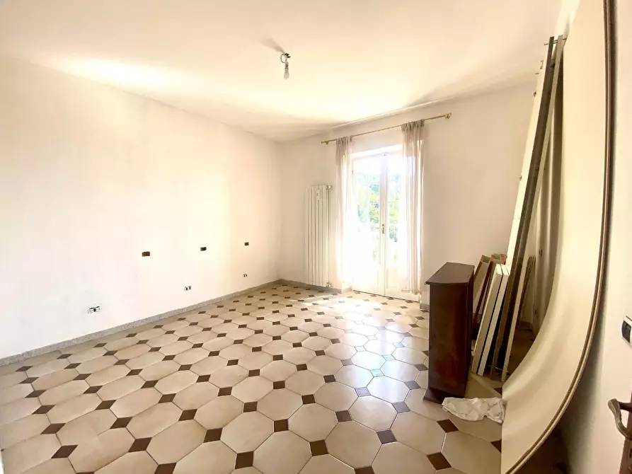 Immagine 26 di Villa in vendita  a Castelnuovo Magra