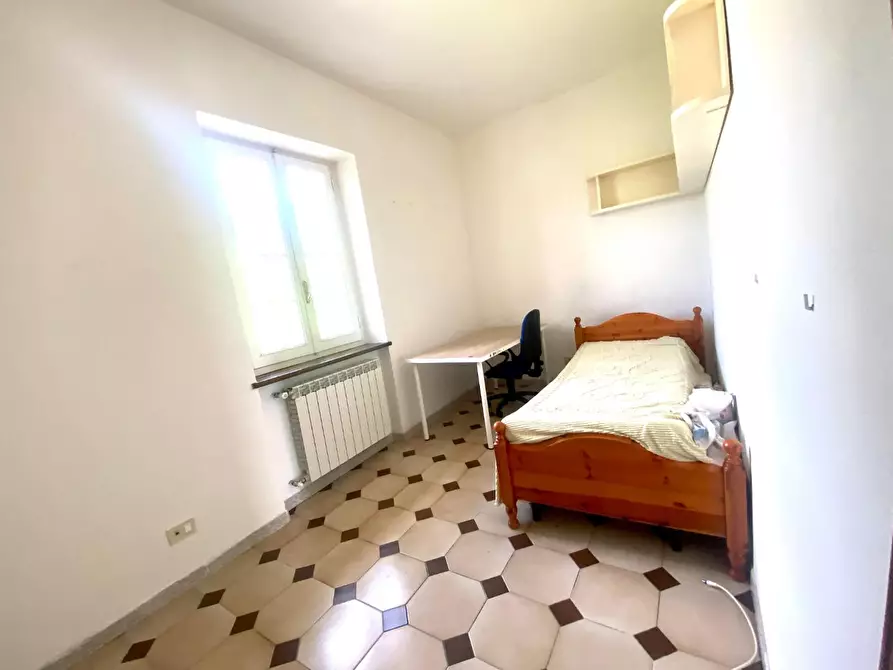 Immagine 21 di Villa in vendita  a Castelnuovo Magra