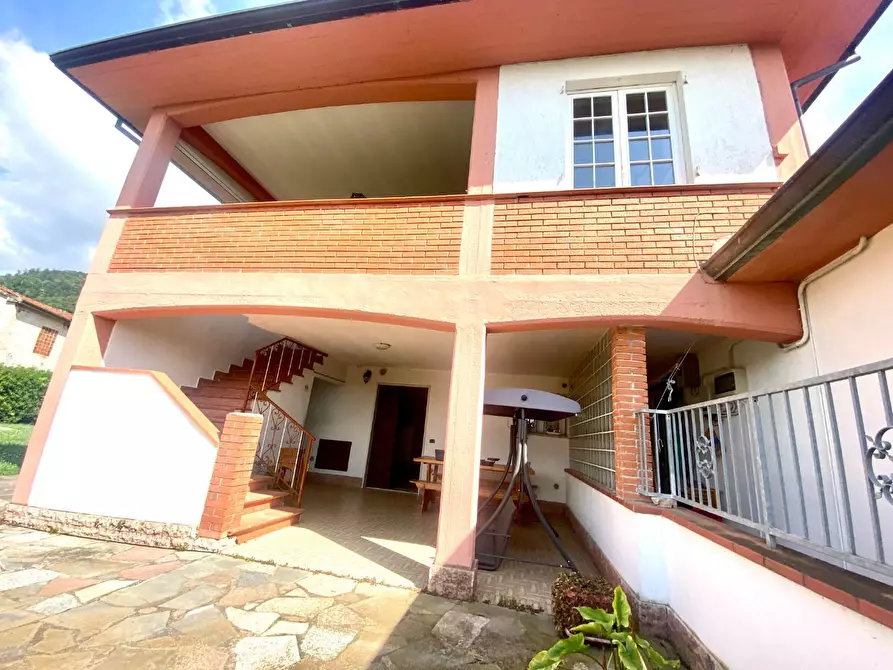 Immagine 33 di Villa in vendita  a Castelnuovo Magra