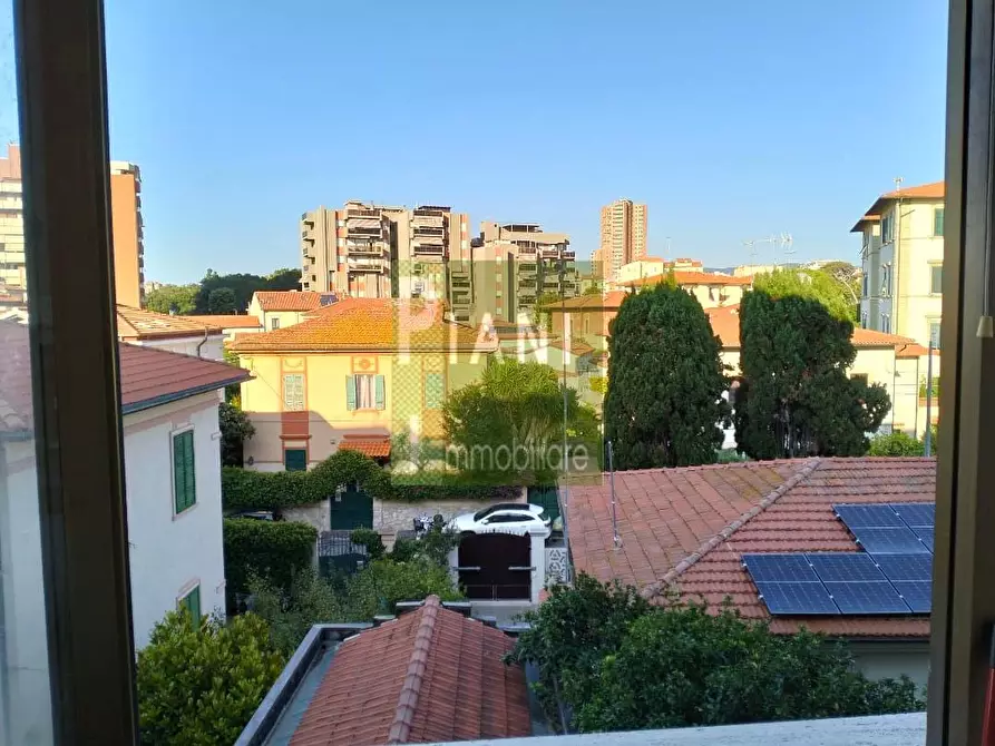 Immagine 14 di Appartamento in vendita  a Livorno