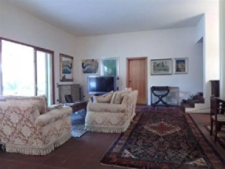 Immagine 12 di Villa in vendita  a Peccioli