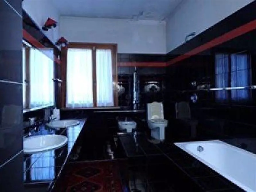 Immagine 20 di Villa in vendita  a Peccioli