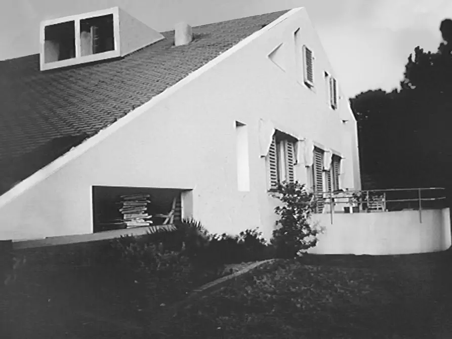 Immagine 6 di Villa in vendita  a Peccioli