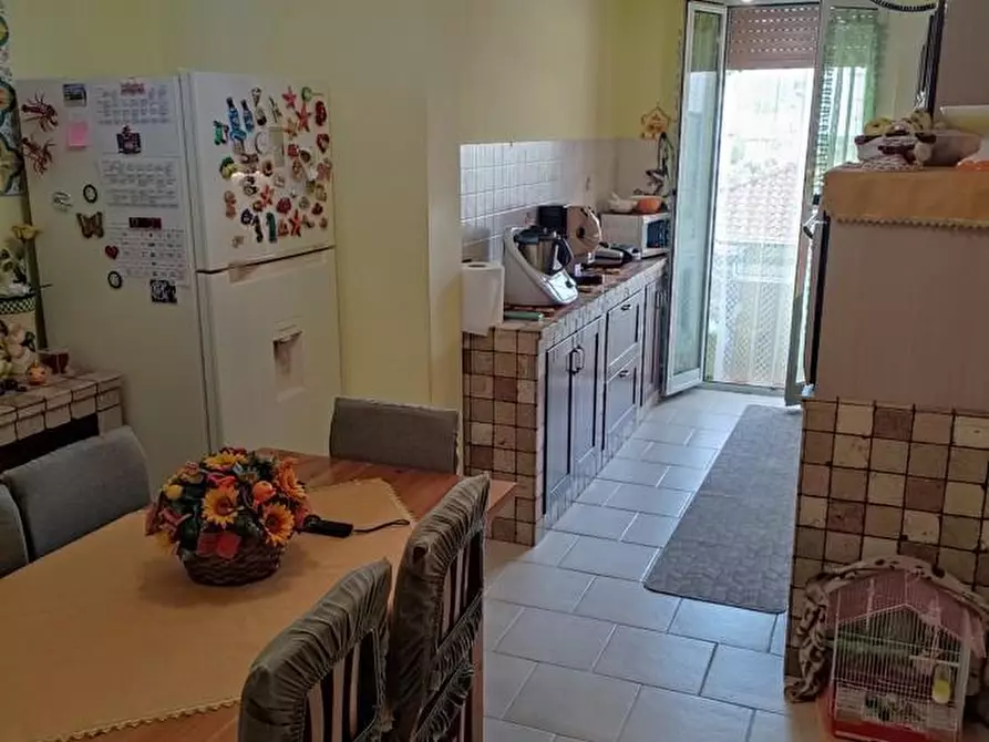 Immagine 3 di Appartamento in vendita  a Carrara