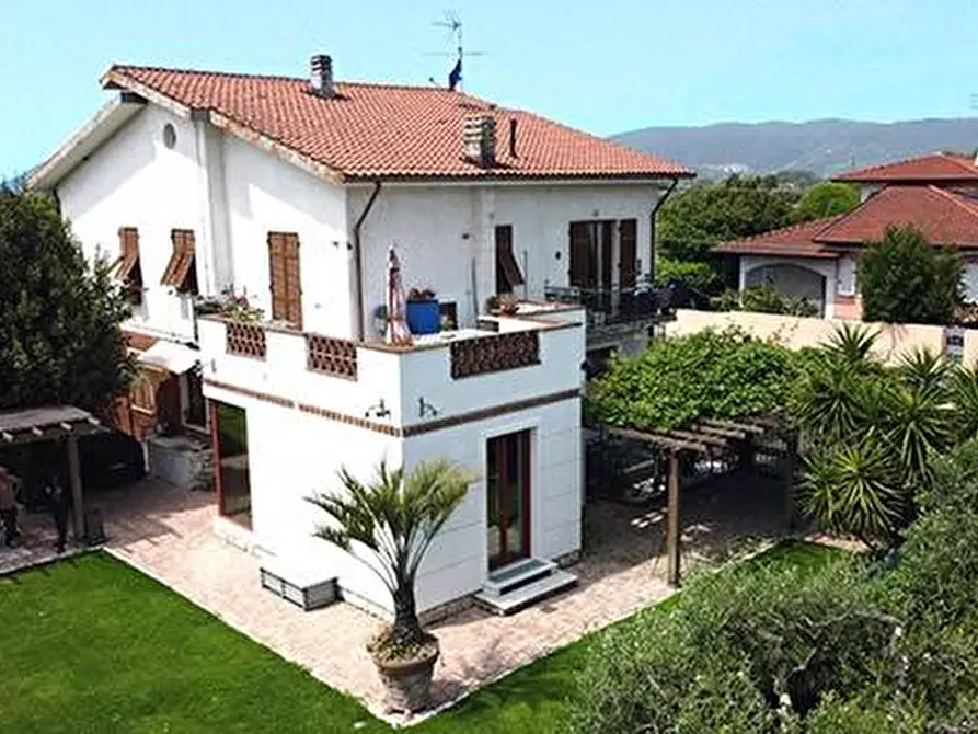 Immagine 22 di Casa bifamiliare in vendita  a Ortonovo