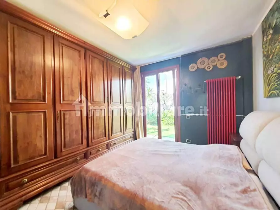 Immagine 6 di Casa bifamiliare in vendita  a Ortonovo