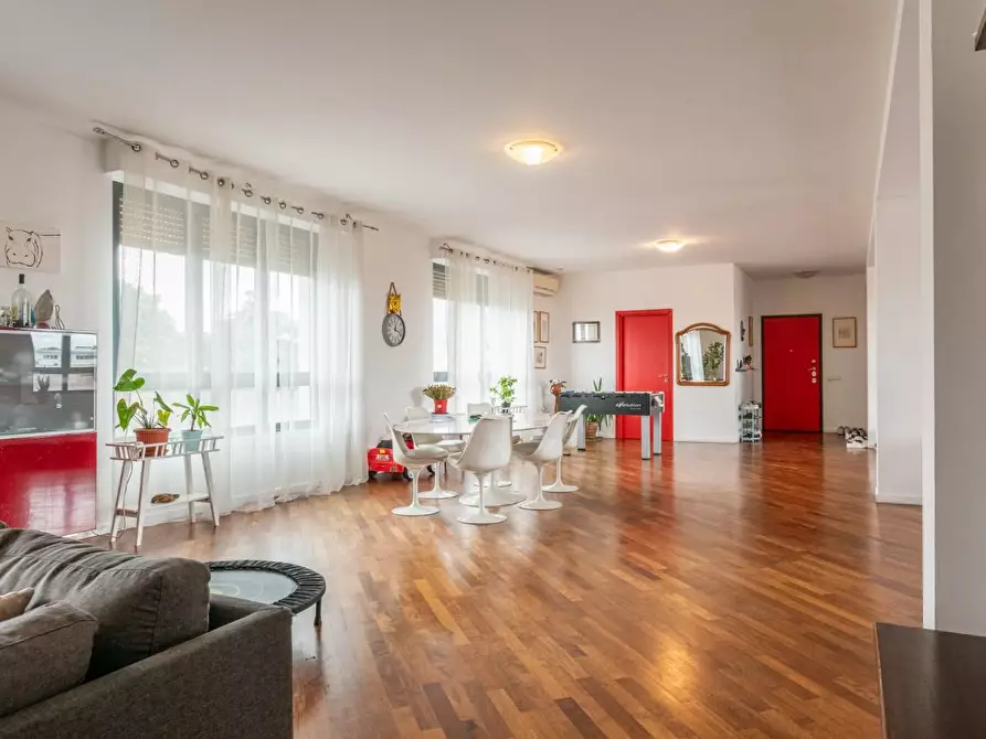 Immagine 11 di Appartamento in vendita  a Cascina