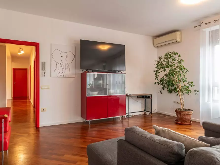 Immagine 10 di Appartamento in vendita  a Cascina